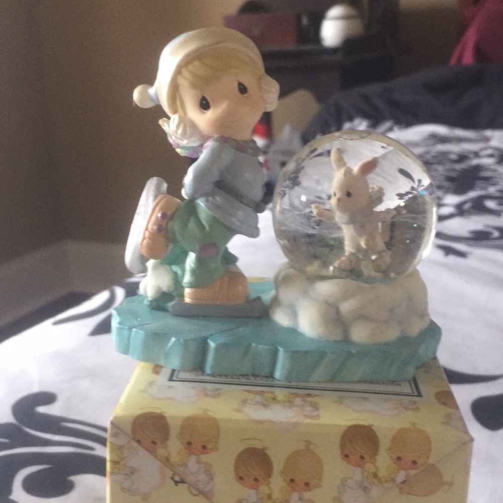 Collectors Item -Precious Moments- 1999